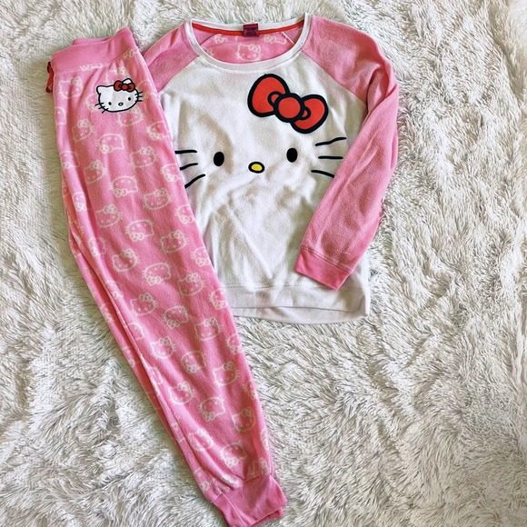 Hello Kitty Other - NEW Hello Kitty Pajama Set